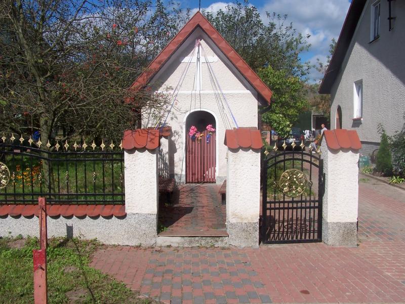 Kapliczka w Idzikowicach