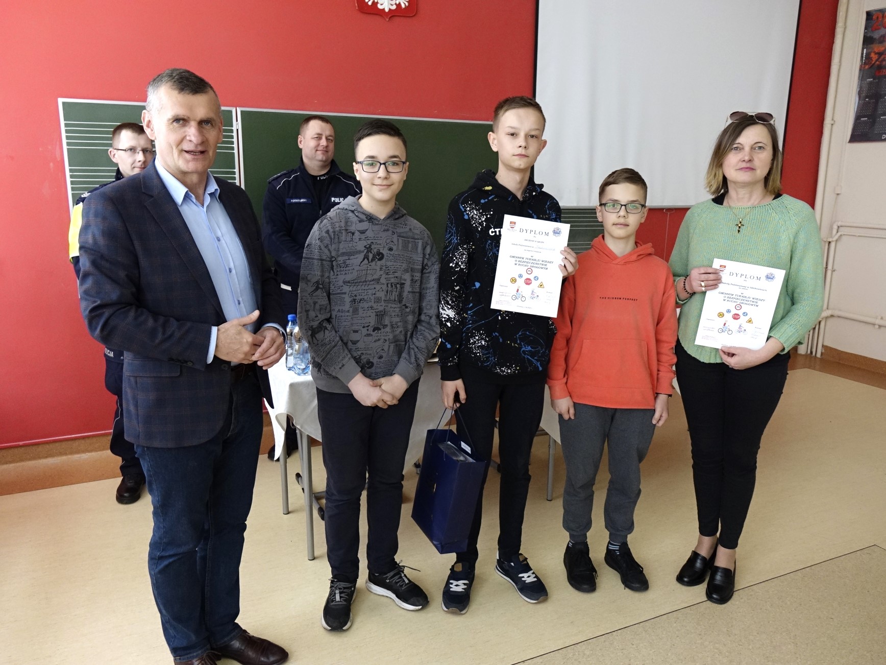 Zwycięska drużyna w kategorii wiekowej 13-15 lat - Szkoła Podstawowa w Idzikowicach.
