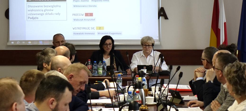 Obrady w sali konferencyjnej Urzędu Miejskiego w Drzewicy
