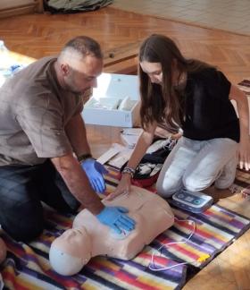Warsztaty z udzielania pierwszej pomocy przedmedycznej w Szkole Podstawowej im. Stefana Żeromskiego w Domasznie