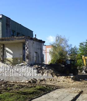  Prace rozbiórkowe przy budynku Przedszkola Samorządowego w Drzewicy