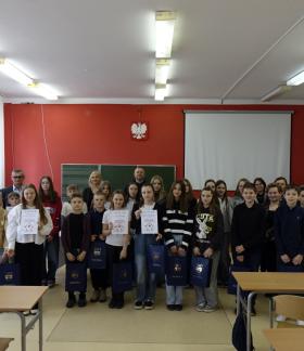 Opiekunowie drużyn z organizatorami eliminacji