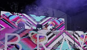 Dj BRAVE na scenie podczas Your Music Festiwal.