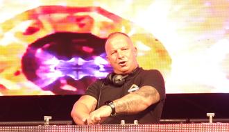 DJ HUBERTUSE za konsoletą