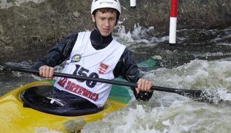 Na torze w kajaku Krzysztof Pabiniak (K-1m)