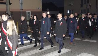 Przemarsz spod remizy OSP Drzewica do kościoła pw. św. Łukasza w Drzewicy