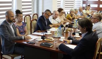 Posiedzenie II Sesji Miejskiej Rady Seniorów w Drzewicy w sali konferencyjnej Urzędu Miejskiego