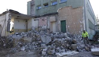 Prace rozbiórkowe przy budynku Przedszkola Samorządowego w Drzewicy