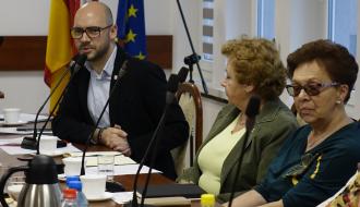 Od lewej: Zastępca Burmistrza Drzewicy Dominik Niemirski, Przewodnicząca Miejskiej Rady Seniorów Barbara Oliwa i radna Miejskiej Rady Seniorów Zdzisława Majchrowska