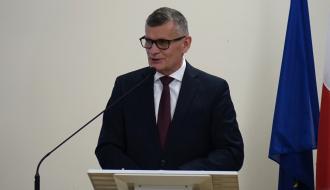 Laudację wygłasza Burmistrz Drzewicy Janusz Reszelewski.