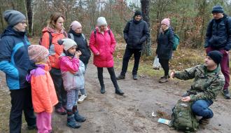 Warsztaty survivalowe prowadzi Piotr Kowalski