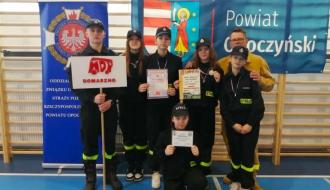 MDP Domaszno ze zdobytymi trofeami