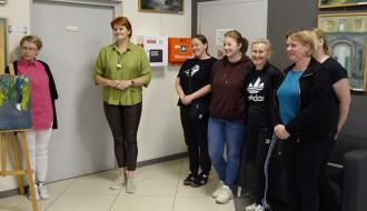Pracownicy Regionalnego Centrum Kultury w Drzewicy przyjmujący życzenia z okazji Święta Pracownika Kultury