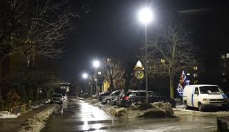 Nowe oświetlenie na osiedlu Mieszka I w Drzewicy (widok nocny).