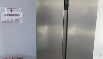 Taboret gazowy i lodówka