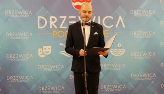 Galę inauguruję Zastępca Burmistrza Drzewicy Dominik Niemirski