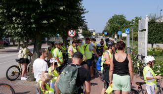 Zbiórka przed Urzędem Miejskim w Drzewicy