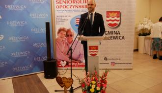 Część oficjalna Senioraliów Opoczyńskich otwiera Prezes DCW Dominik Niemirski