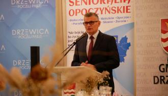 Burmistrz Drzewicy Janusz Reszelewski podczas swojego wystąpienia