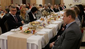 Uczestnicy oraz zaproszeni goście podczas Senioraliów Opoczyńskich