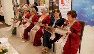 Koło Gospodyń Miejskich w Drzewicy podczas występu