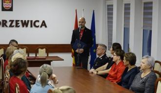 Zastępca Burmistrza Drzewicy Dominik Niemirski otwiera spotkanie z osobami zaangażowanymi w zbiórkę rzeczową dla osób poszkodowanych w wyniku powodzi