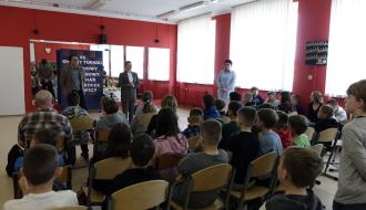 Podsumowanie XX Gminnego Turnieju Szachowego i Warcabowego O Puchar Burmistrza Drzewicy z udziałem Sekretarza Miasta Drzewica Andrzeja Krzyżanowskiego oraz Dyrektor SP w Drzewicy Agnieszki Bogatek