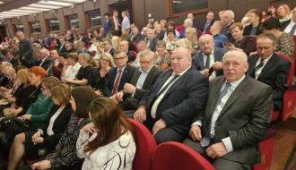 Delegacja Gminy Drzewica na widowni sali widowiskowej Teatru Wielkiego w Łodzi