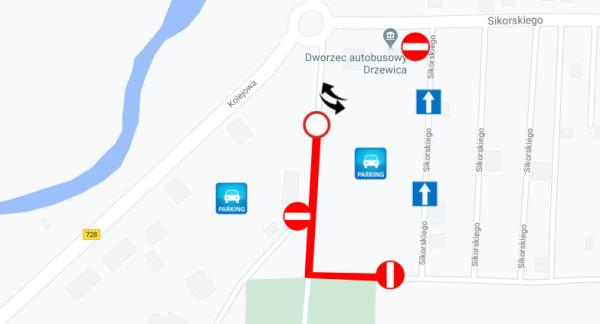 Mapa prezentuje tymczasową organizację ruchu wokół cmentarza parafialnego w Drzewicy, w pobliżu dworca autobusowego.