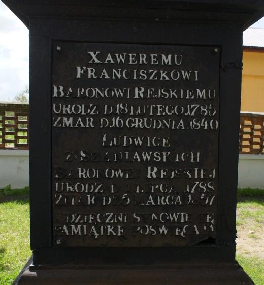 pomnik ku pamięci barona Franciszka Xawerego Reyskiego